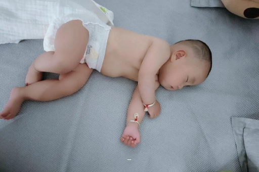 郑州宝宝多久会抬头 郑州宝宝多久会抬头